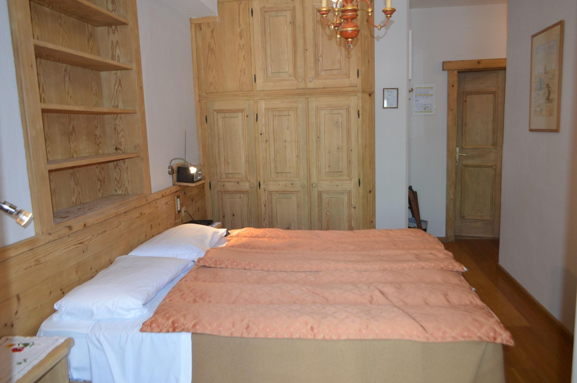 Hotel Montana- ricarica auto elettriche Cortina dʼAmpezzo Esterno foto
