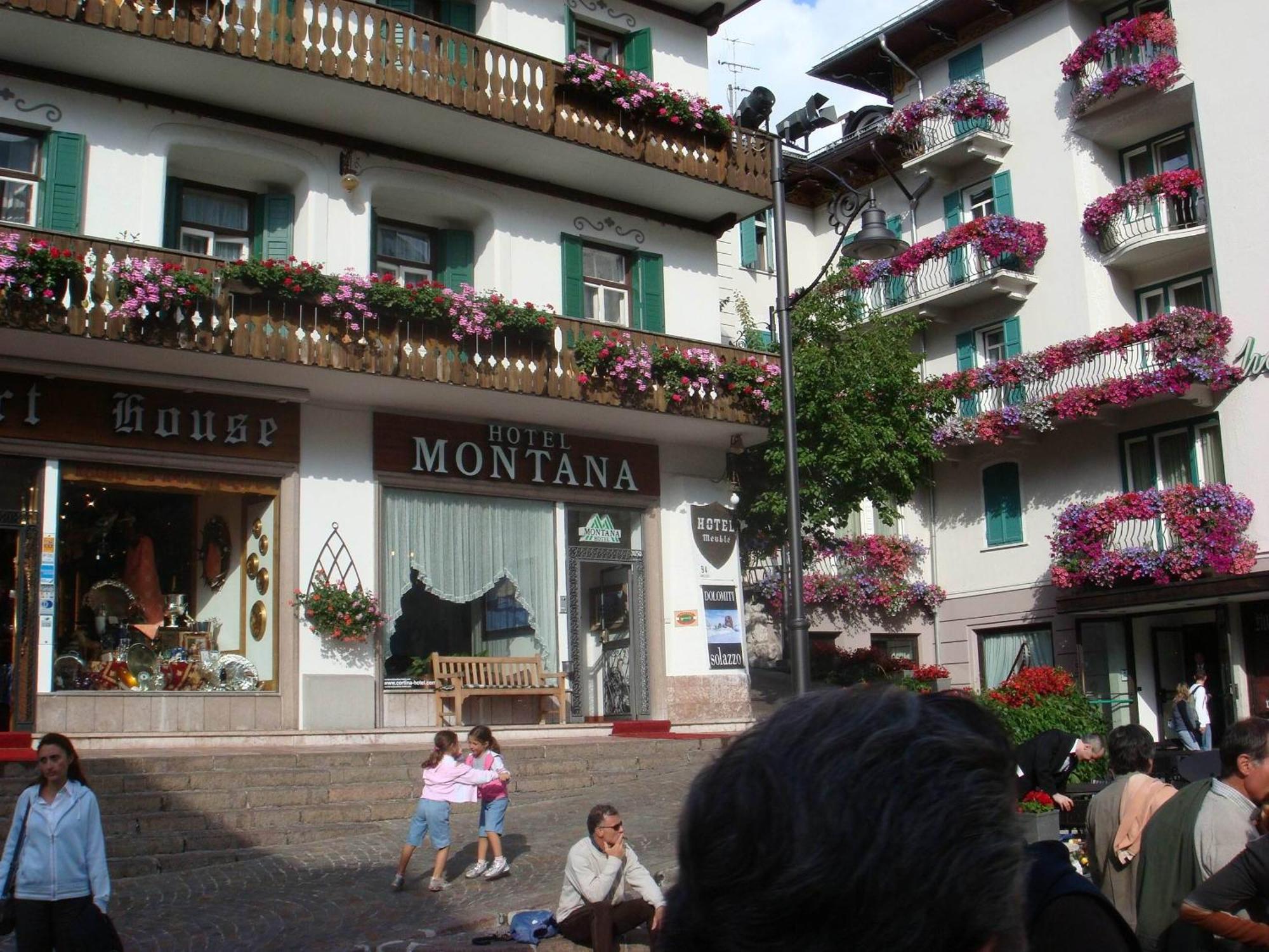Hotel Montana- ricarica auto elettriche Cortina dʼAmpezzo Esterno foto