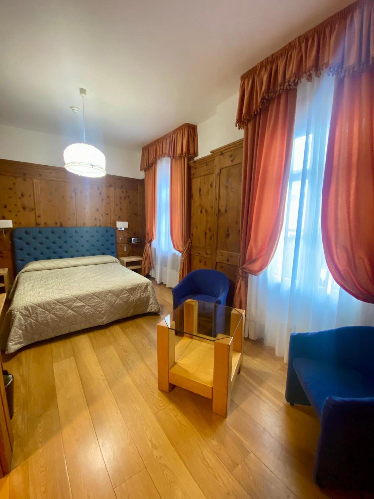 Hotel Montana- ricarica auto elettriche Cortina dʼAmpezzo Esterno foto