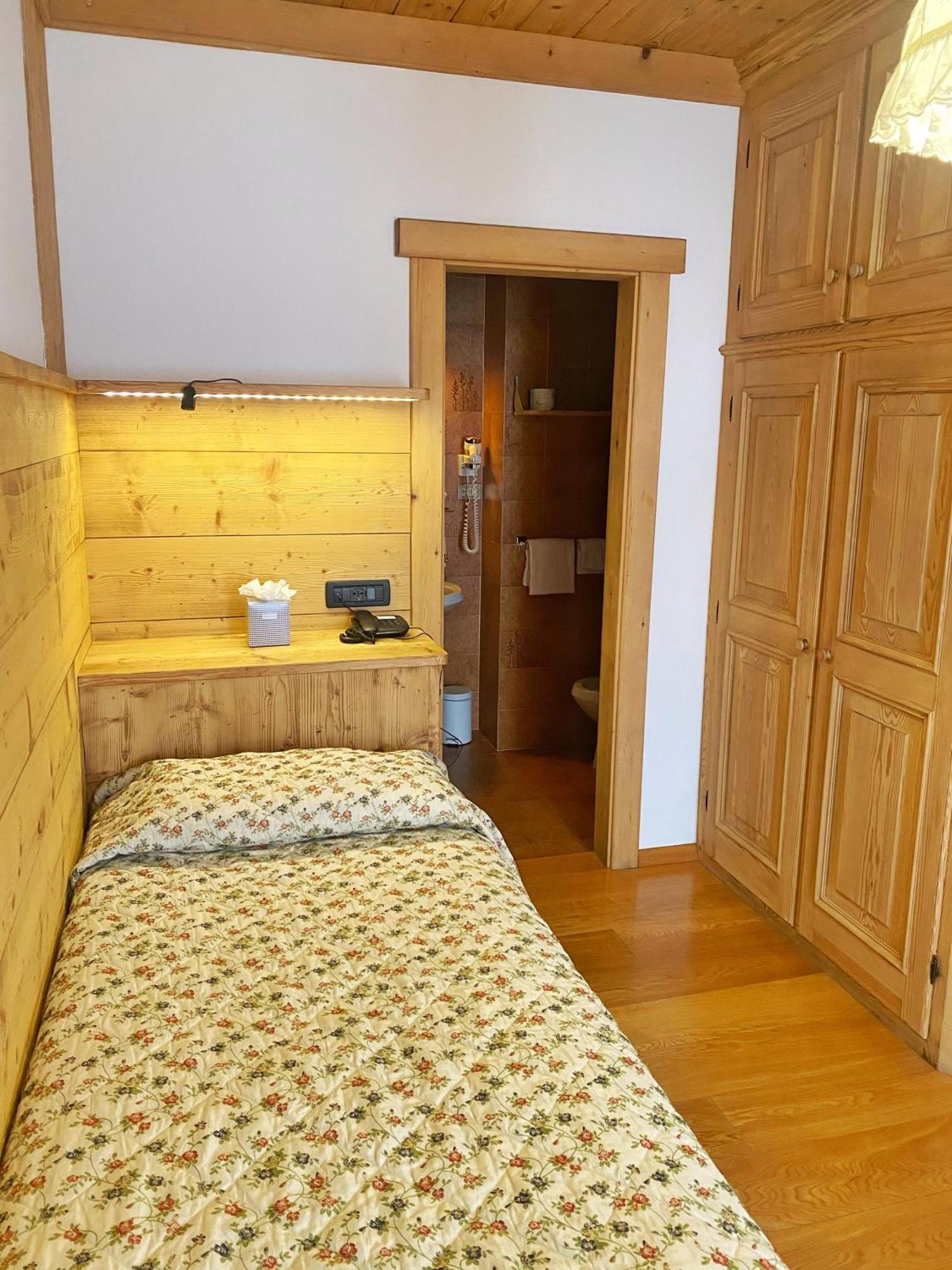 Hotel Montana- ricarica auto elettriche Cortina dʼAmpezzo Esterno foto