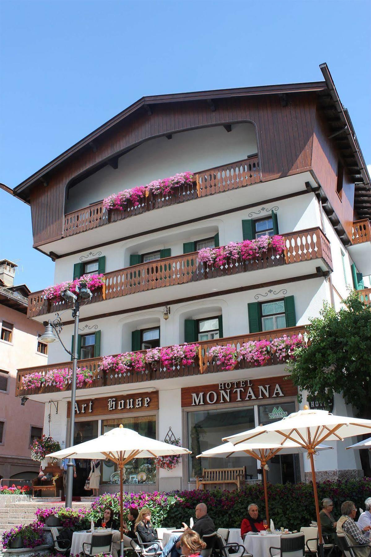 Hotel Montana- ricarica auto elettriche Cortina dʼAmpezzo Esterno foto