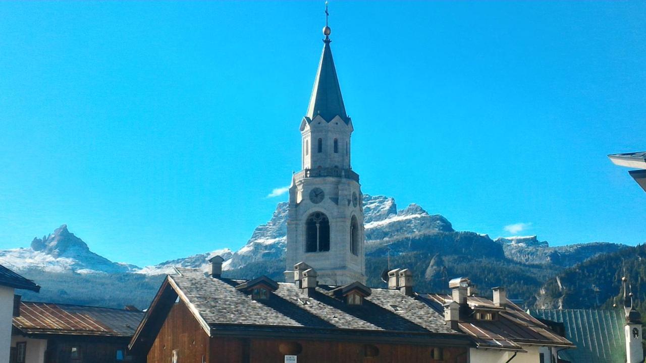 Hotel Montana- ricarica auto elettriche Cortina dʼAmpezzo Esterno foto