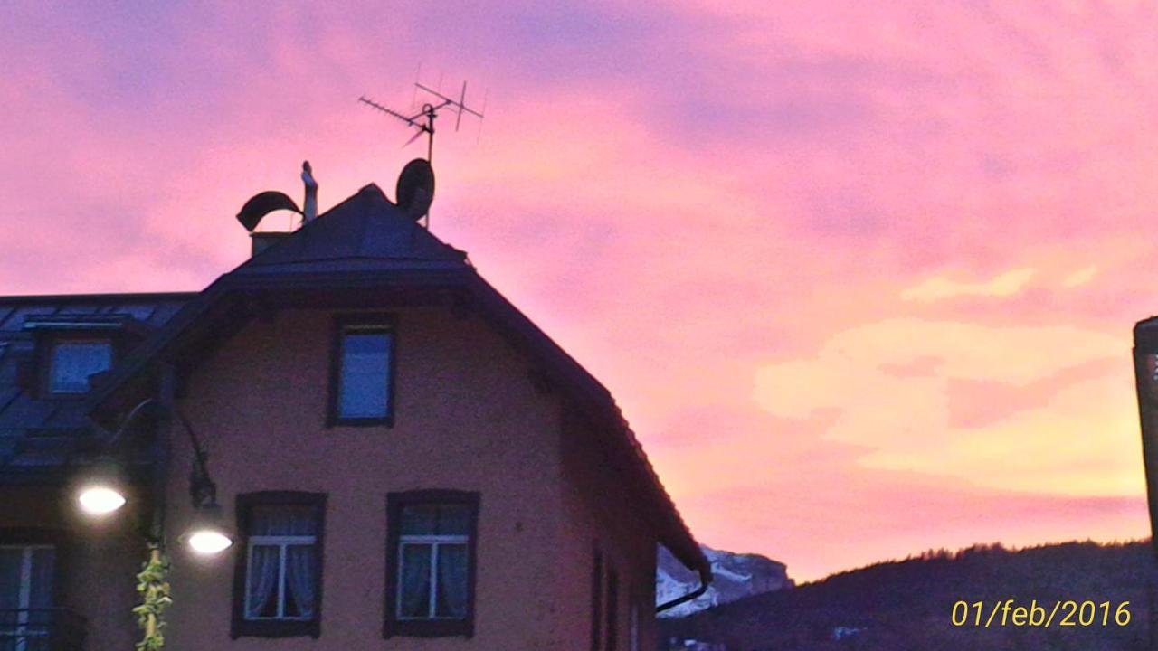 Hotel Montana- ricarica auto elettriche Cortina dʼAmpezzo Esterno foto